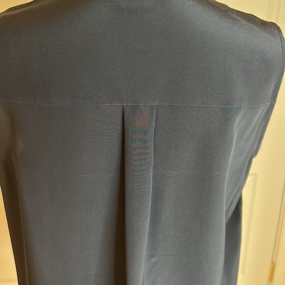 Vince 2 tone navy/blue sleeveless pure silk blouse. Excellent condition - Picture 5 of 7
